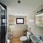 U Miecia Na Jachcie *